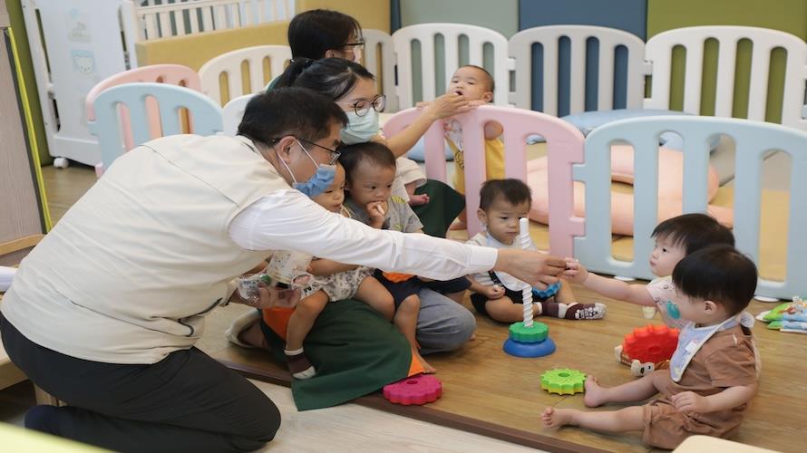台南推動幼兒平價教服模式    黃偉哲：減輕育兒負擔值得肯定